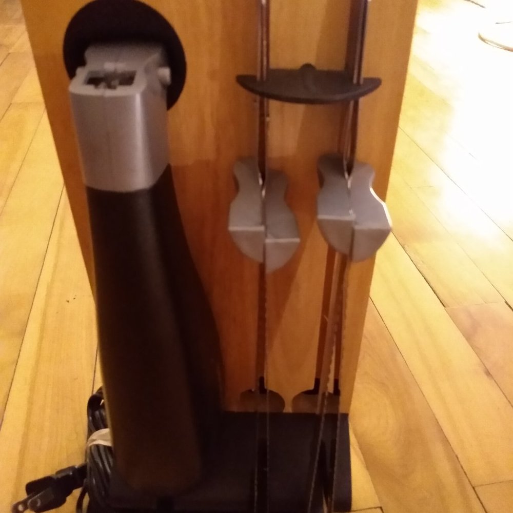 Couteau électrique cuisinart , en 4 lames  comme neuf